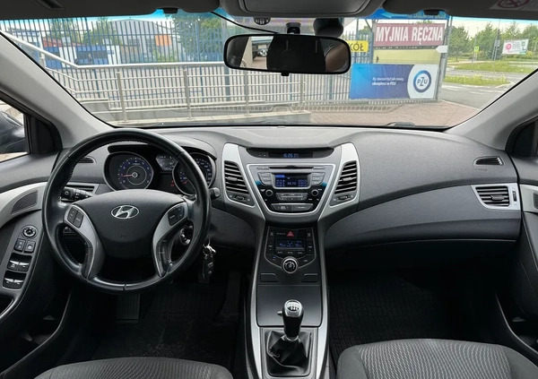 Hyundai Elantra cena 36500 przebieg: 173500, rok produkcji 2014 z Brzostek małe 154